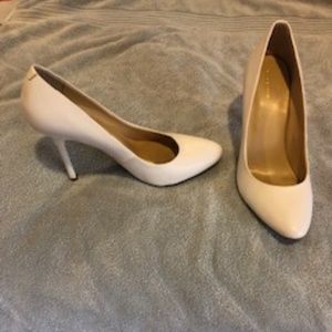 Liz Claiborne white pumps